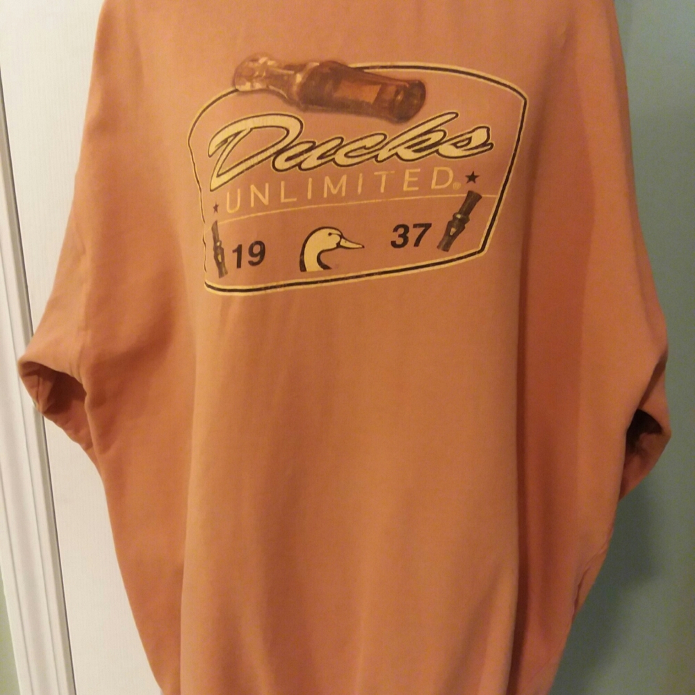 Vtg. Marathon Apparel Ducks Unlimited Seeatshirt.